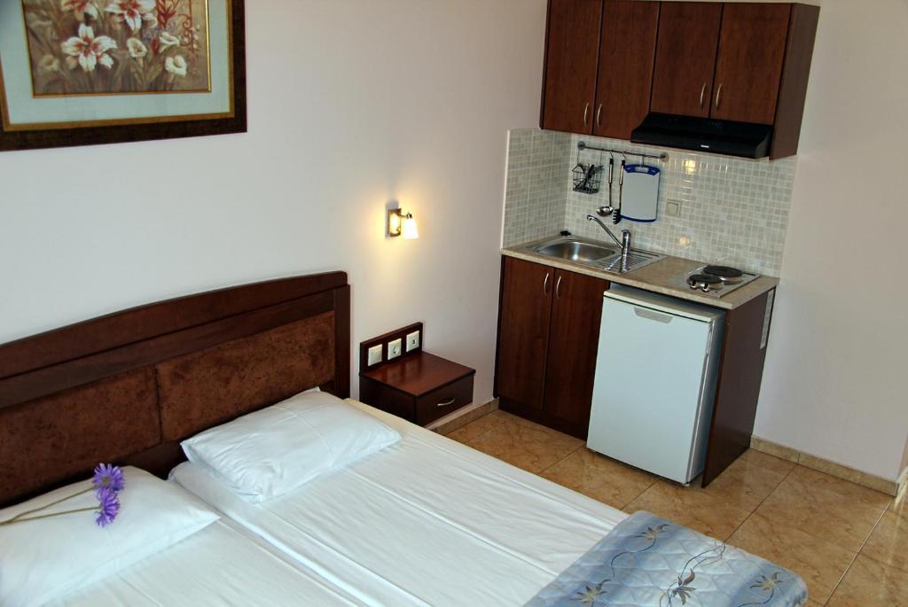 Enalion Aparthotel Olympiaki Akti Exterior photo